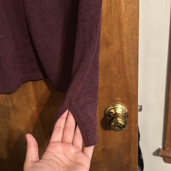 Sanctuary Burgundy Knit Rayon Blend Top Pullover Slit Neck Casual Blouse Size - Picture 7 of 10